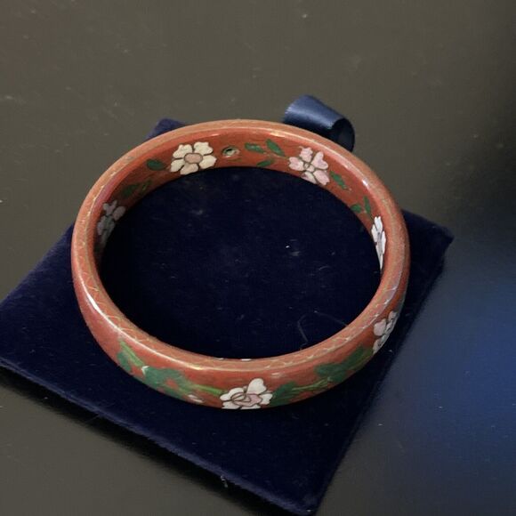 Vintage Chinese Red Enamel Cloisonne Floral Bangle Bracelet 1/2” Wide 7.5”wrist